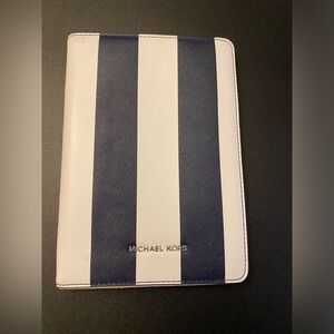 SOLD Michael Kors Navy & White Mini IPAD/Tablet Case Approx 8x6”. Magnetic close